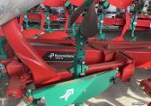 Kverneland 3300 S vario met steenbeveiliging  150 ha geploegd