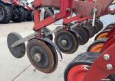 Badalini Strip-till Stroken frees met 6 rij HE-VA mulch zaaimachine